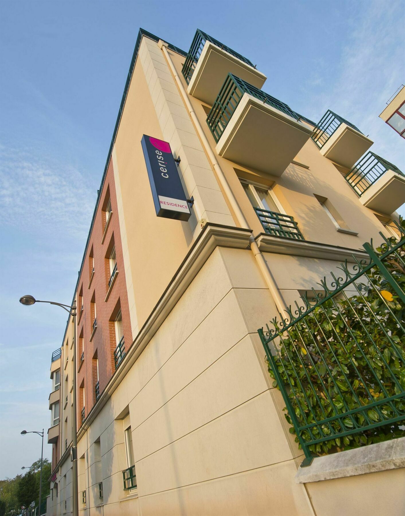 Hotel Cerise Chatou Exterior foto