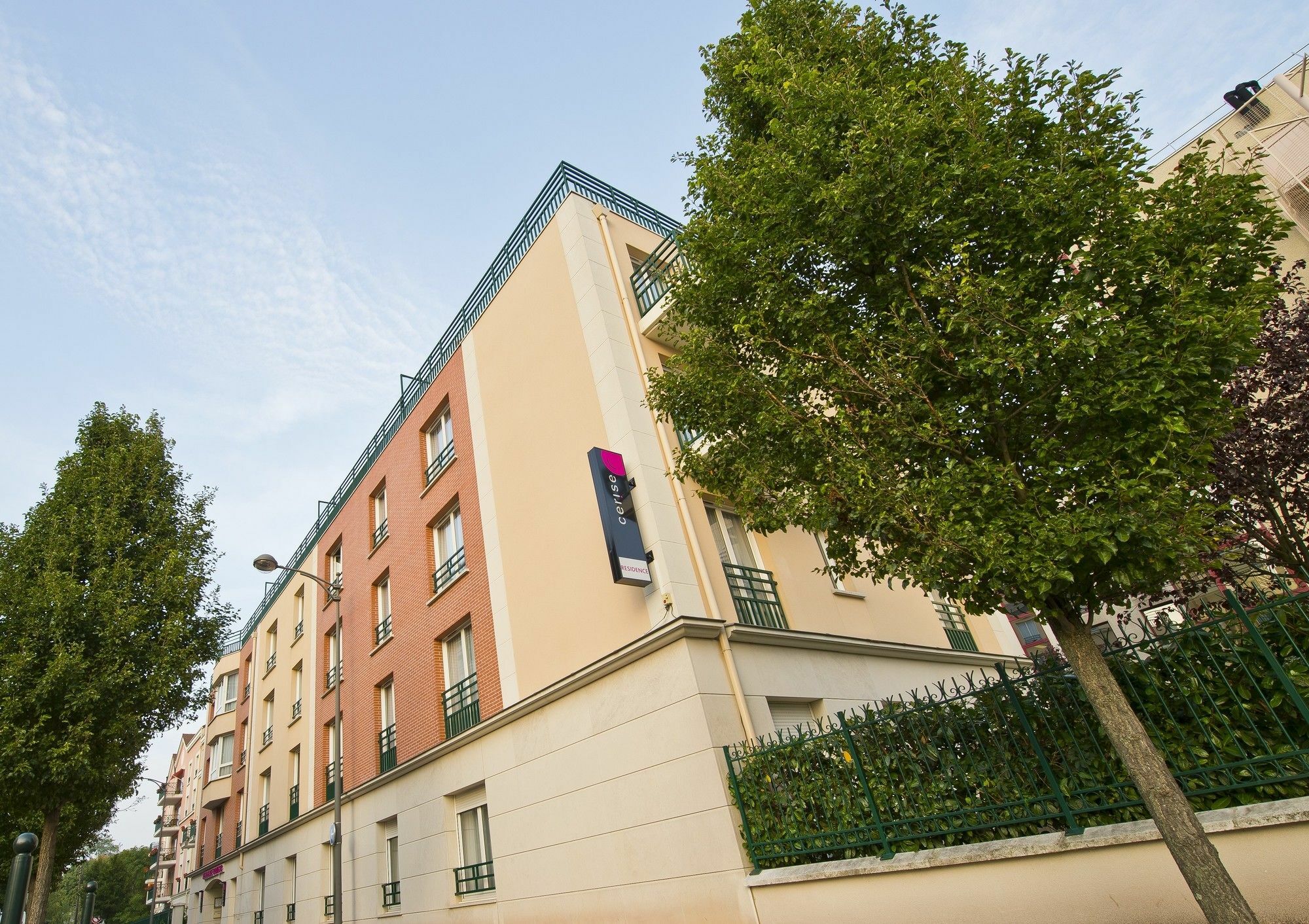 Hotel Cerise Chatou Exterior foto